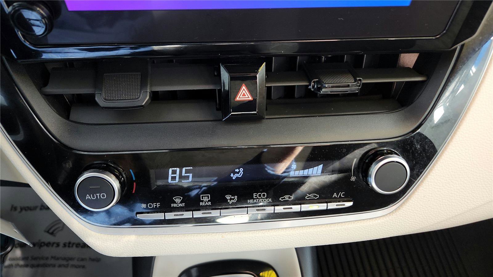 Used 2023 Toyota Corolla LE image 30