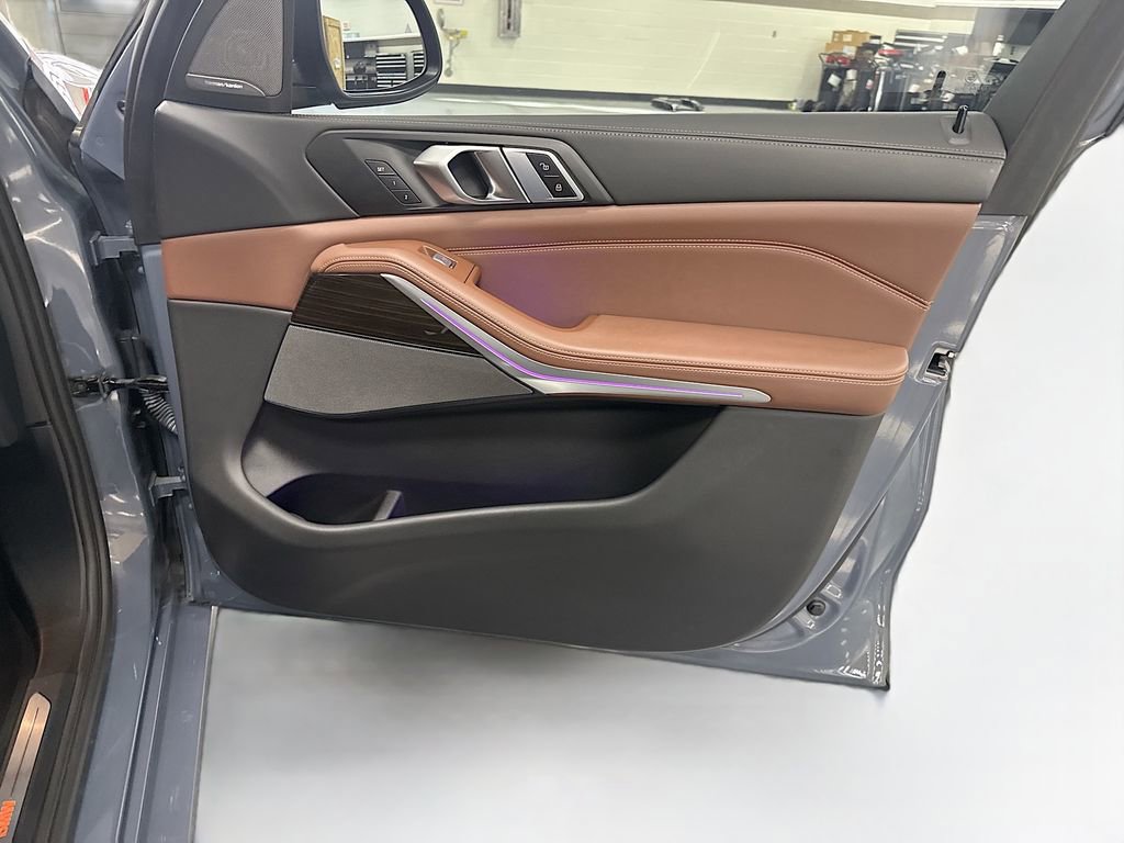 Certified 2024 BMW X7 xDrive40i w/ Premium Package image 24