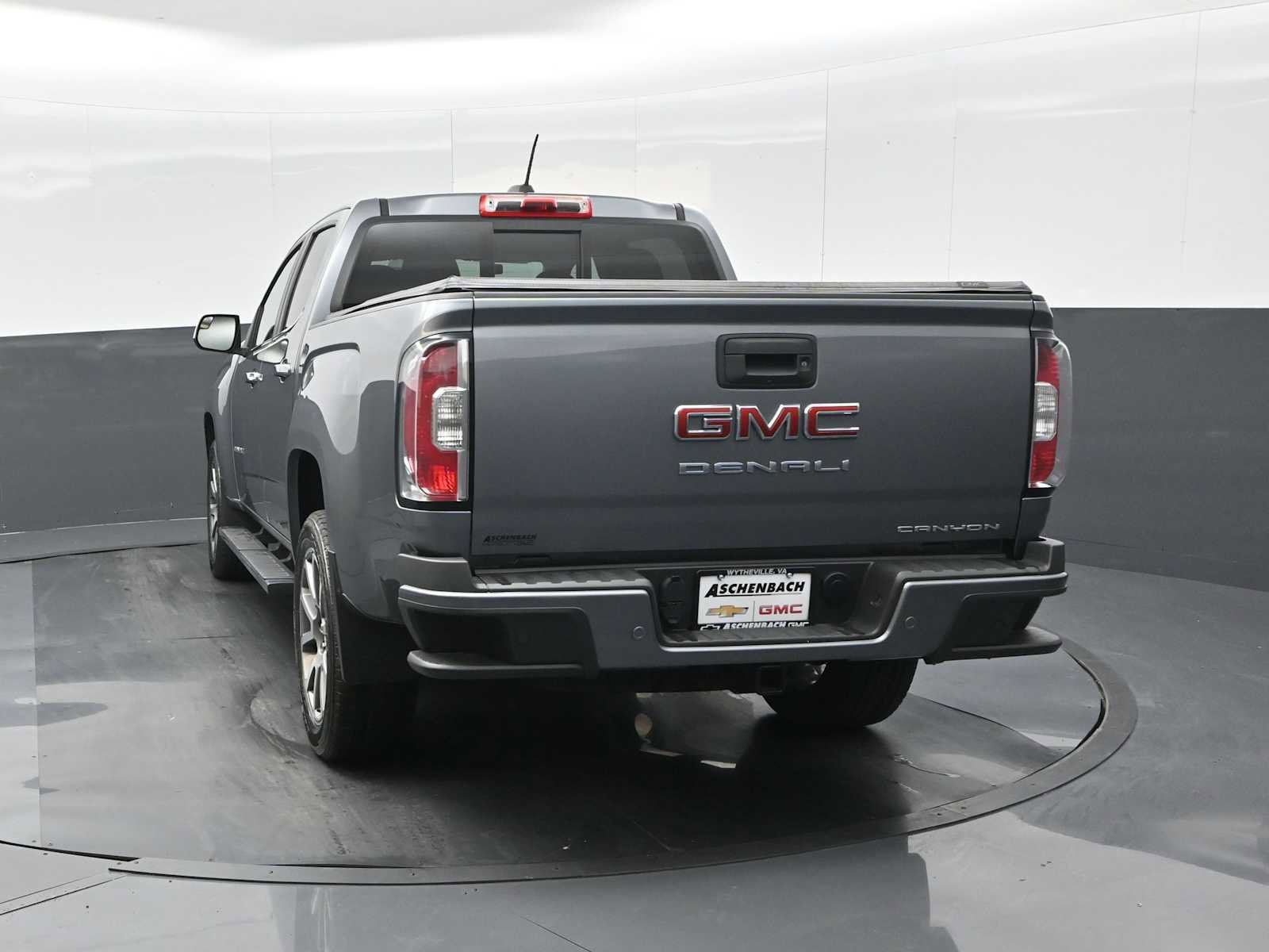 Used 2022 GMC Canyon Denali image 7