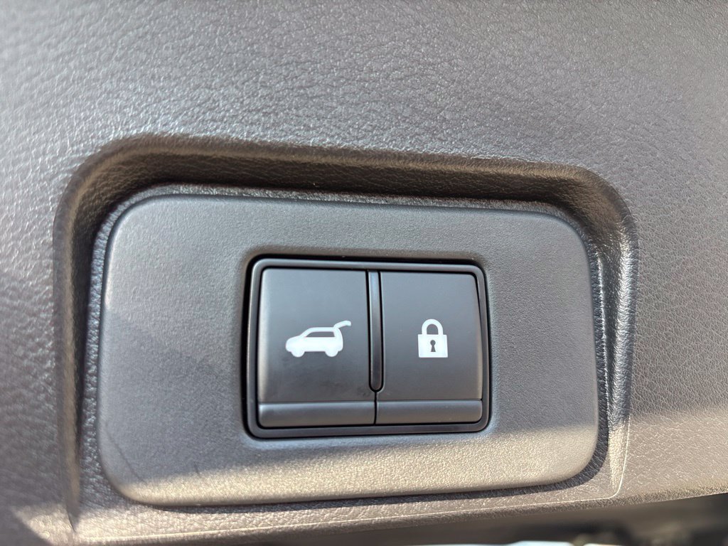 Certified 2026 Nissan Rogue SV FWD image 7