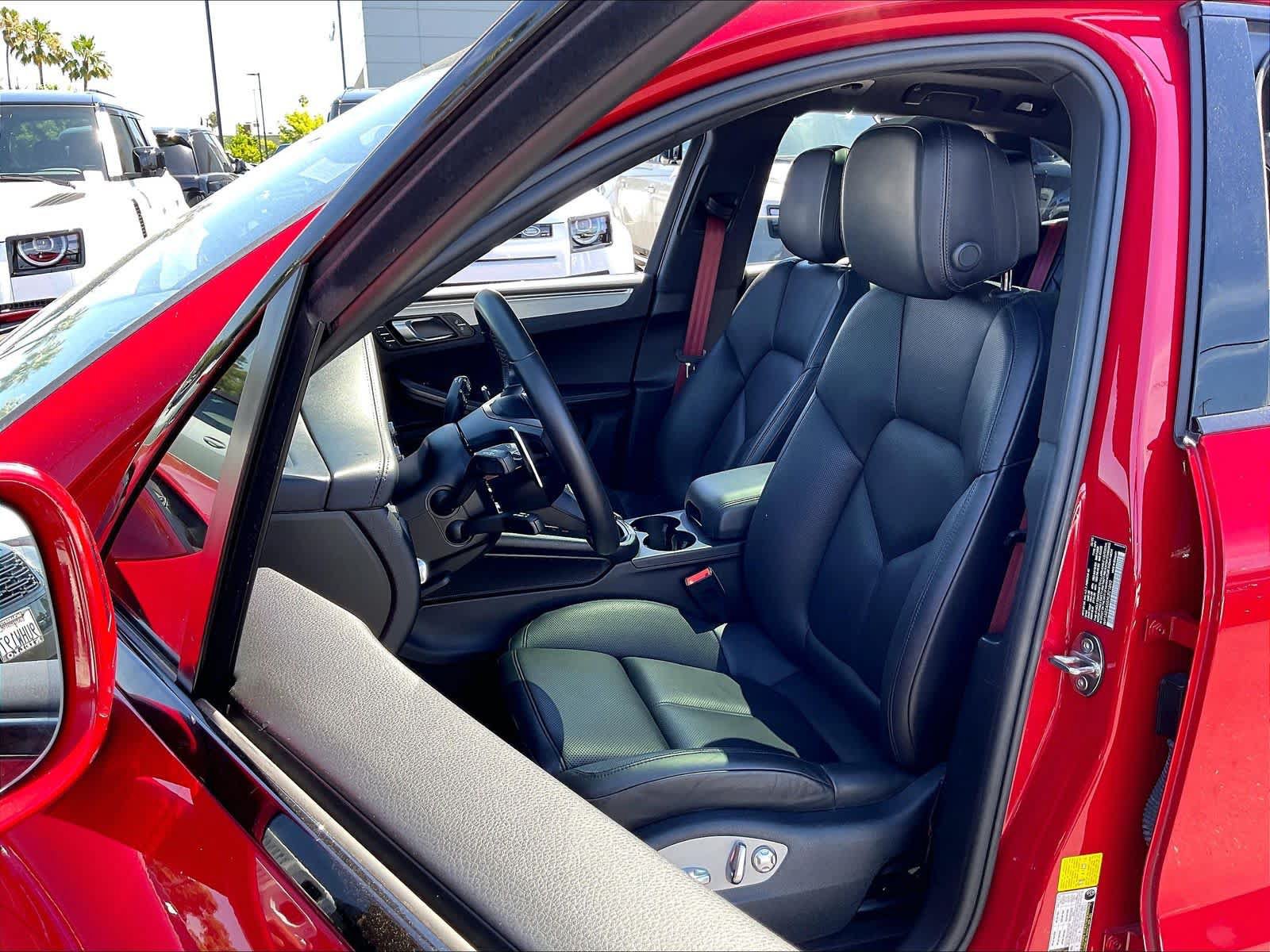 Used 2022 Porsche Macan S AWD/4WD image 28