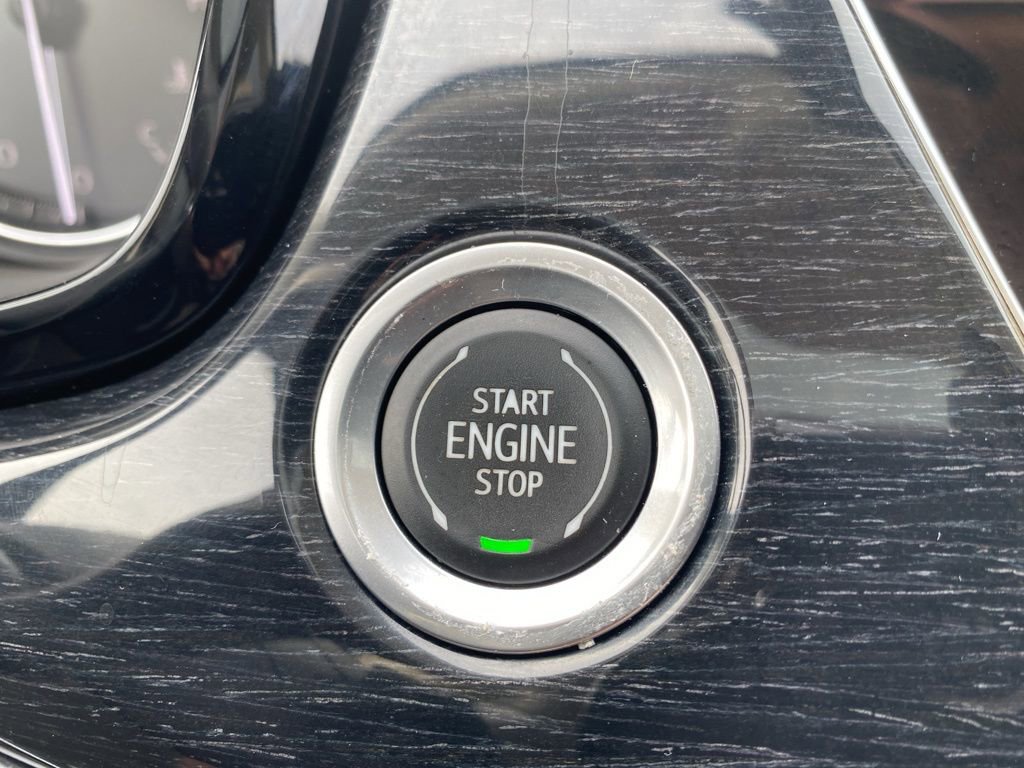 Used 2023 Cadillac XT6 Premium Luxury image 38