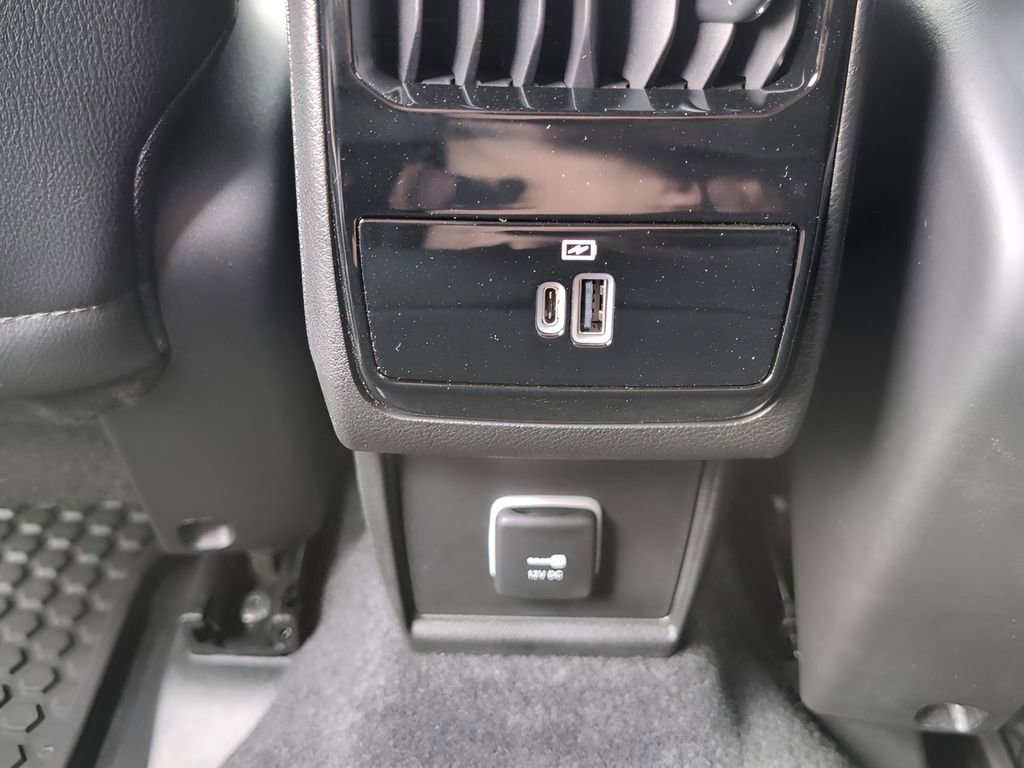 New 2025 Jeep Compass Latitude w/ Sun & Sound Group image 31