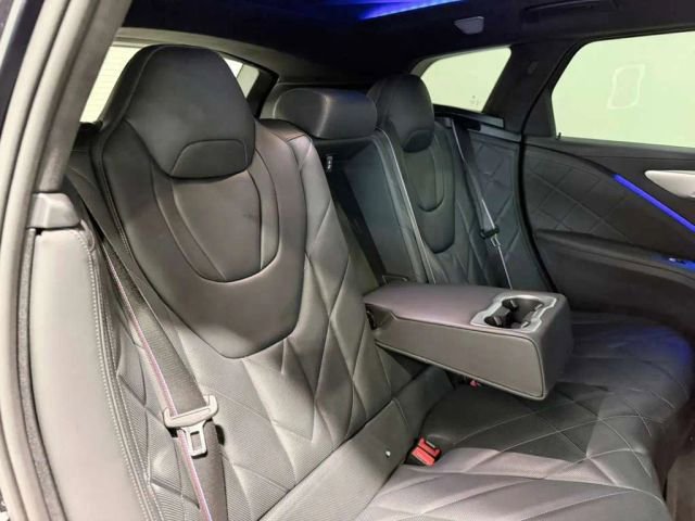 Used 2023 BMW XM AWD/4WD image 32