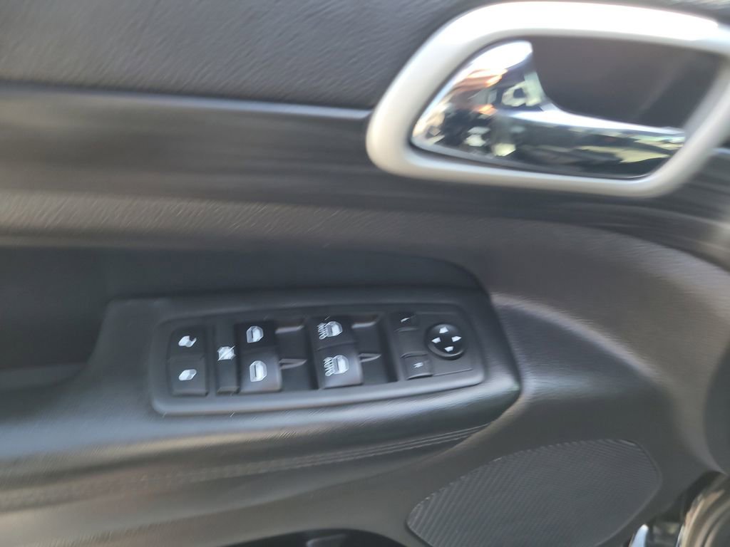 Used 2021 Jeep Grand Cherokee Laredo X RWD image 18