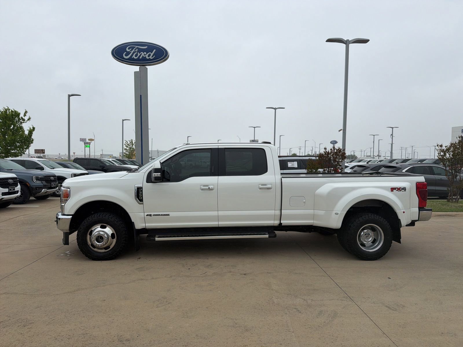 Used 2022 Ford F350 Lariat w/ Lariat Ultimate Package image 2