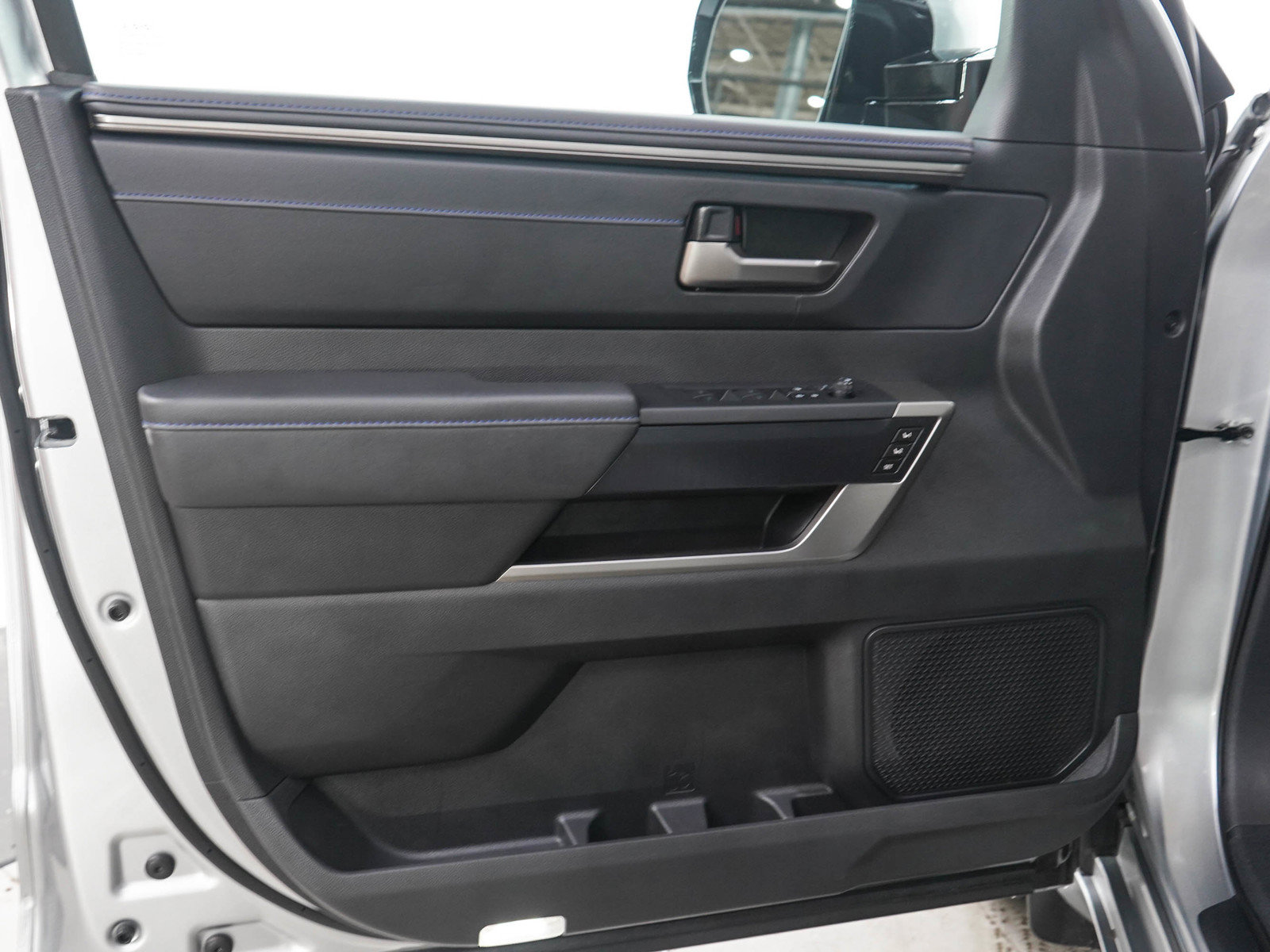 Used 2026 Toyota Sequoia Platinum AWD/4WD image 23