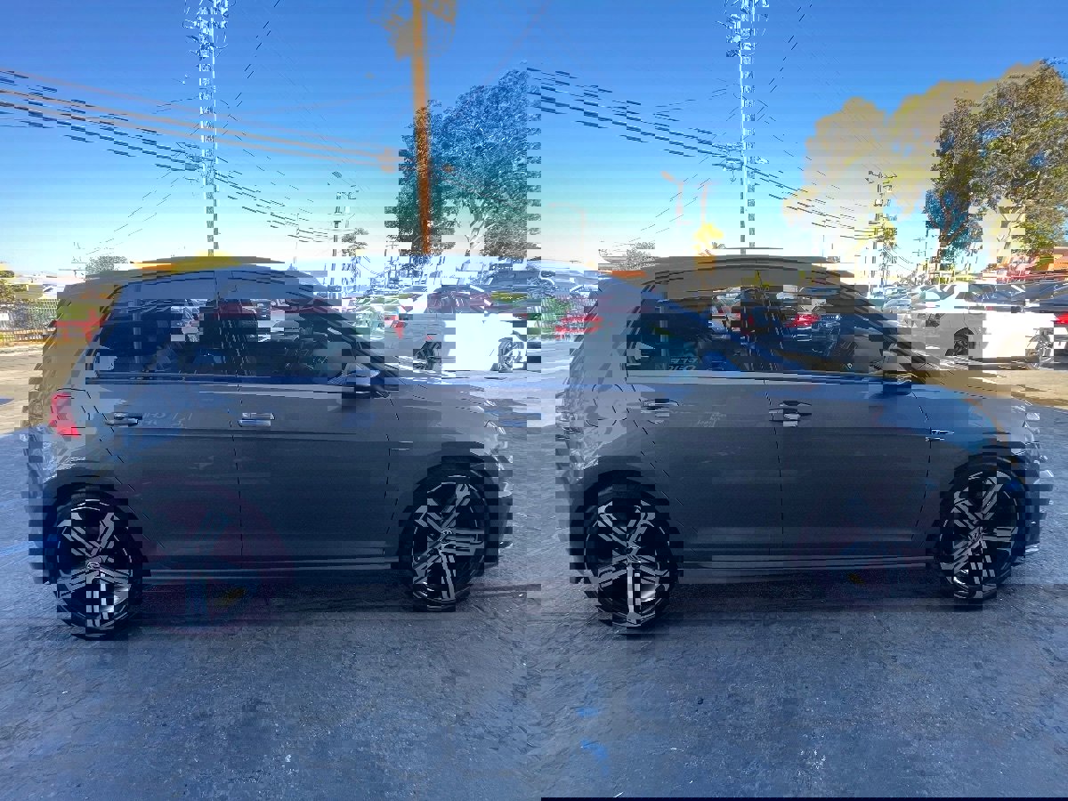 Used 2016 Volkswagen Golf R 4-Door image 4