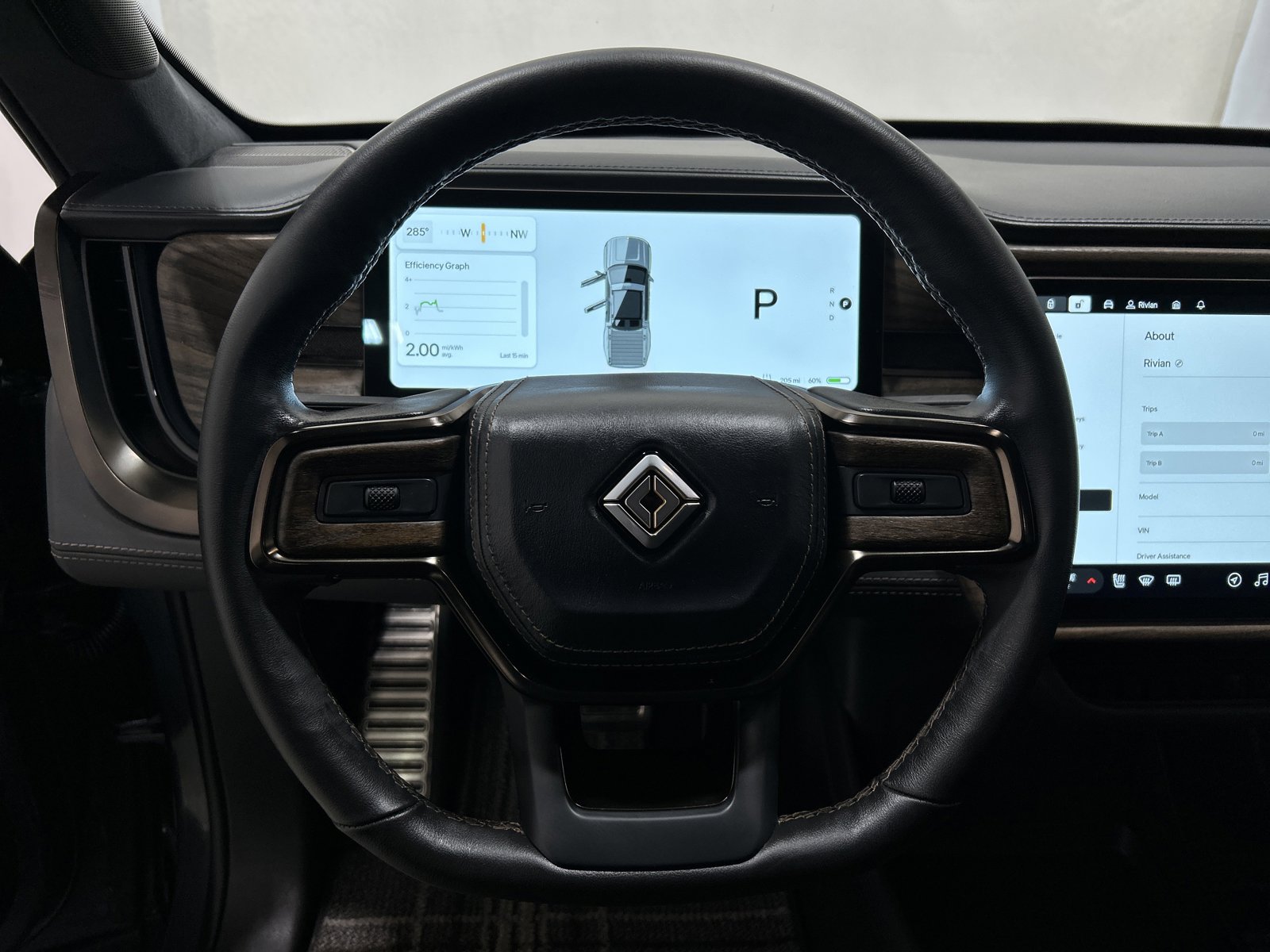 Used 2025 Rivian R1T Premium AWD/4WD image 26