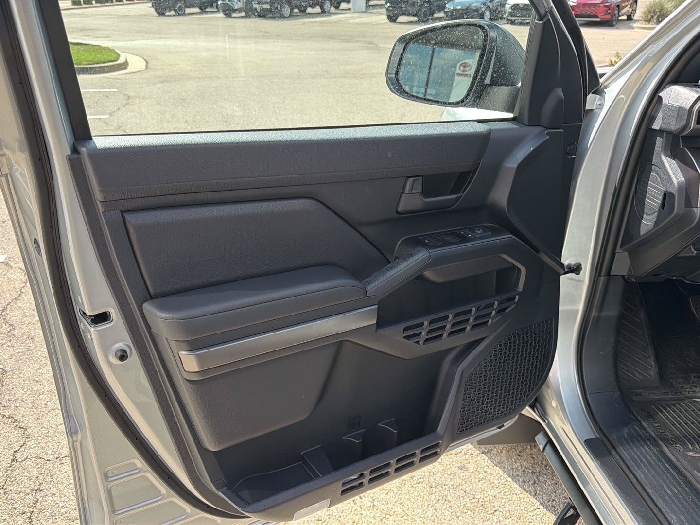 New 2026 Toyota 4Runner SR5 AWD/4WD image 13