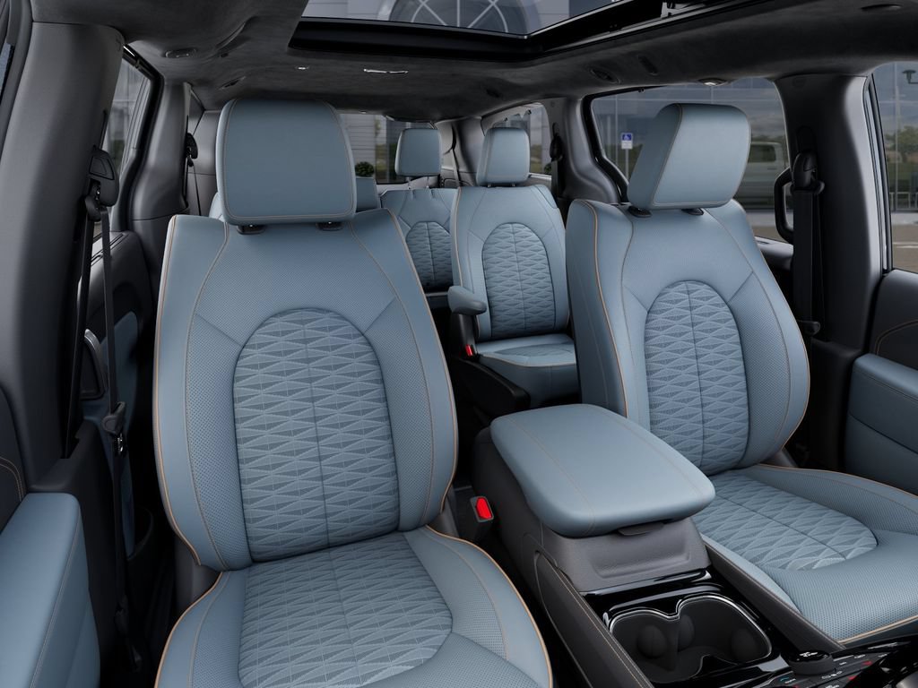 New 2027 Chrysler Pacifica Pinnacle w/ Theater Group FWD image 17