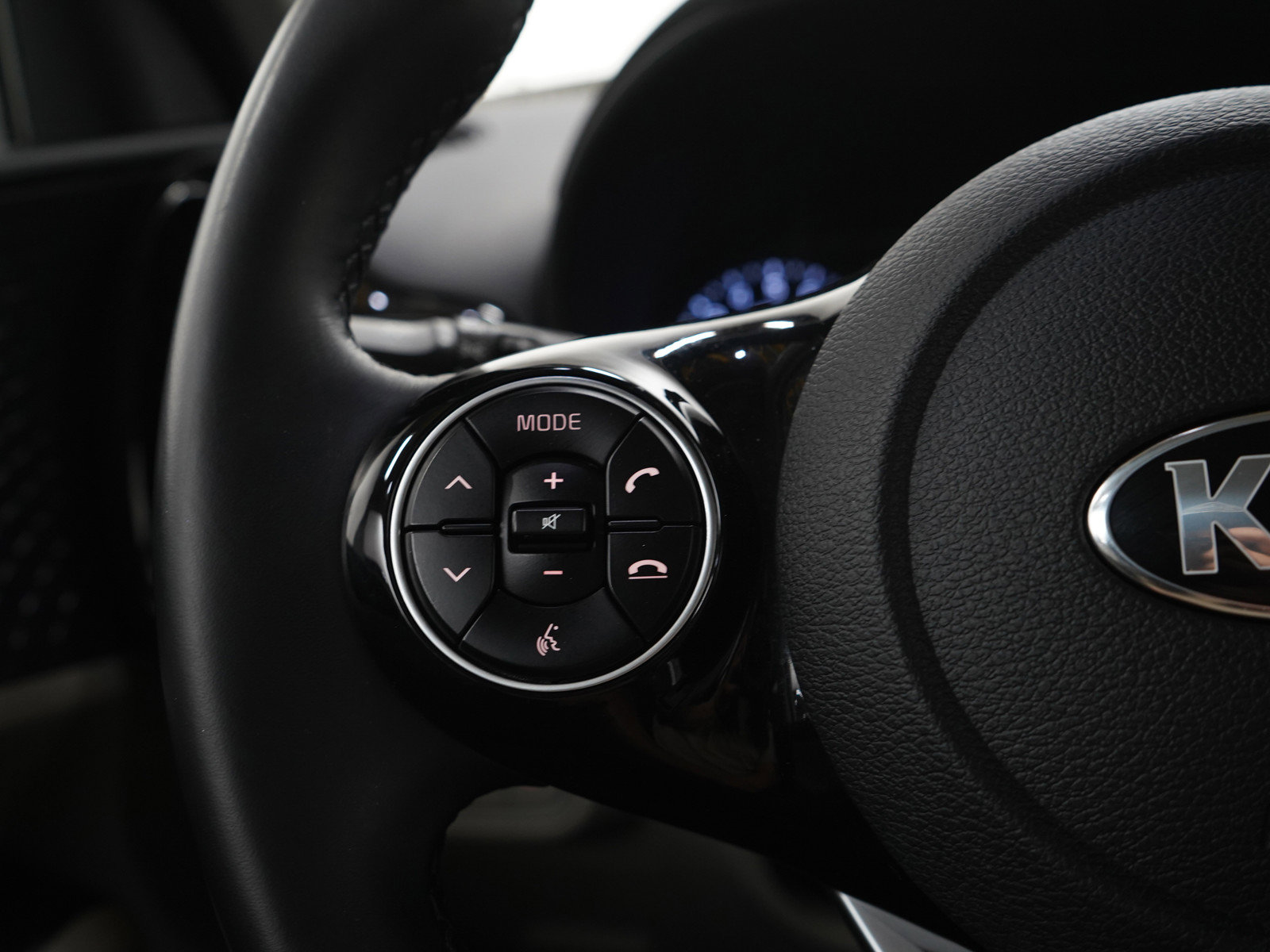 Used 2020 Kia Soul EX FWD image 23