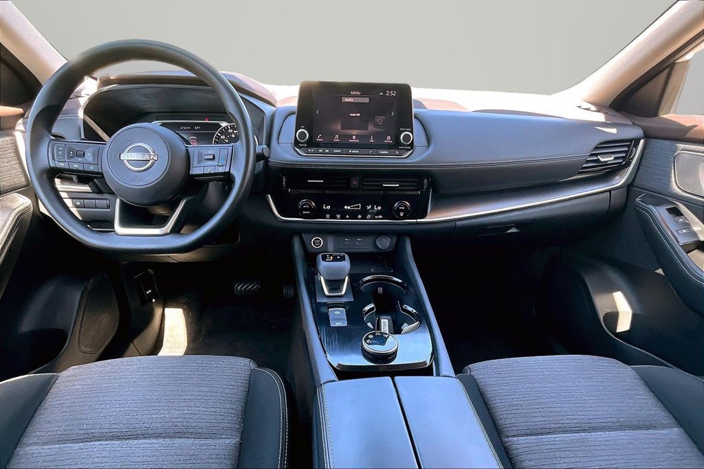 Used 2023 Nissan Rogue SV AWD/4WD image 7