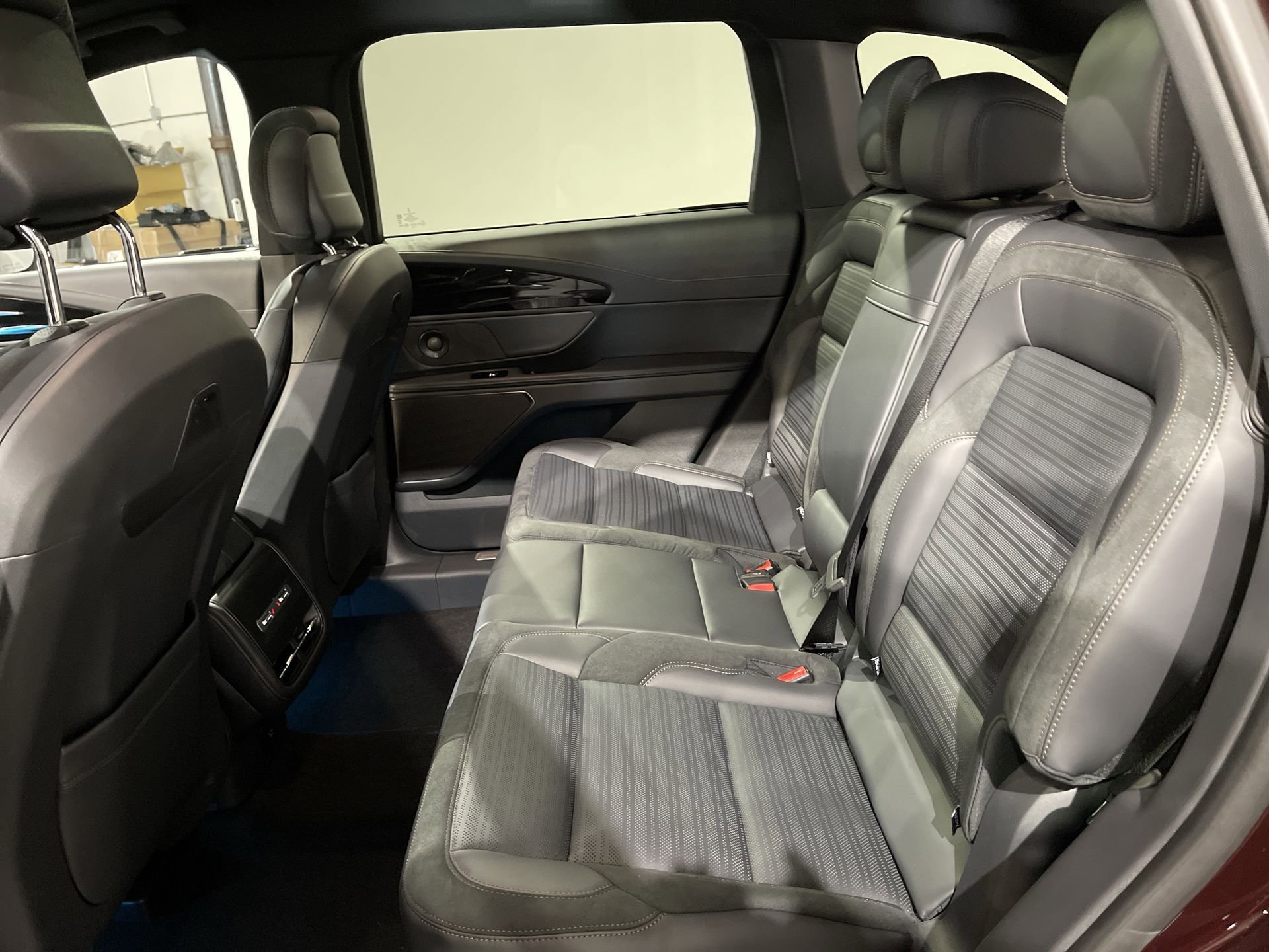 New 2024 Lincoln Nautilus Reserve w/ Equipment Group 202A image 29