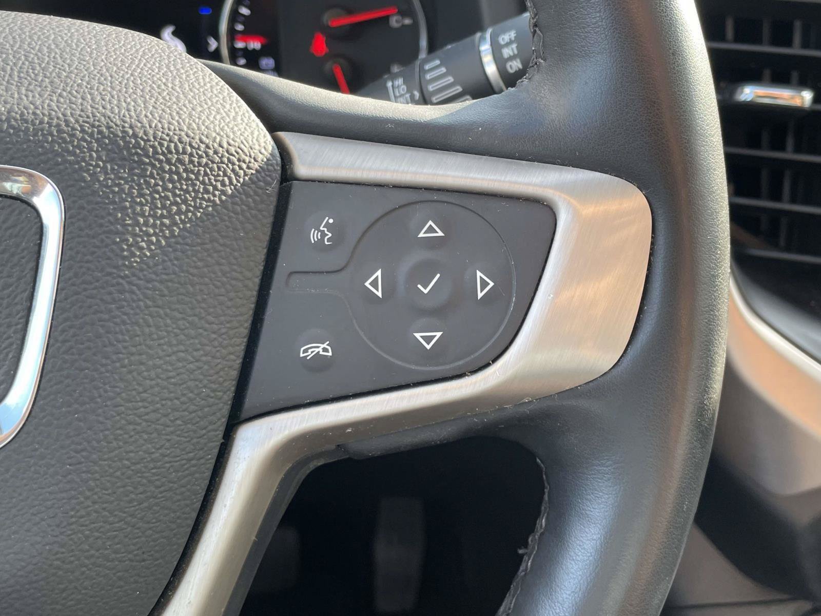 Used 2023 GMC Acadia Denali w/ Denali Technology Package FWD image 22