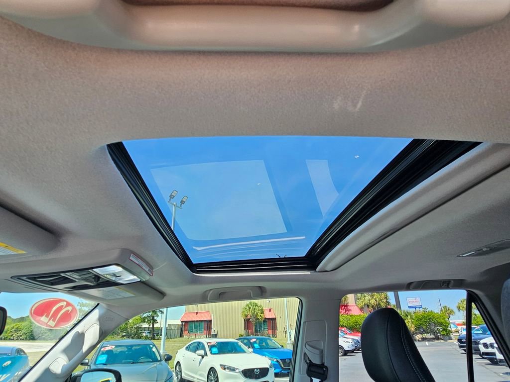Used 2022 Toyota 4Runner SR5 Premium w/ Moonroof Package AWD/4WD image 17