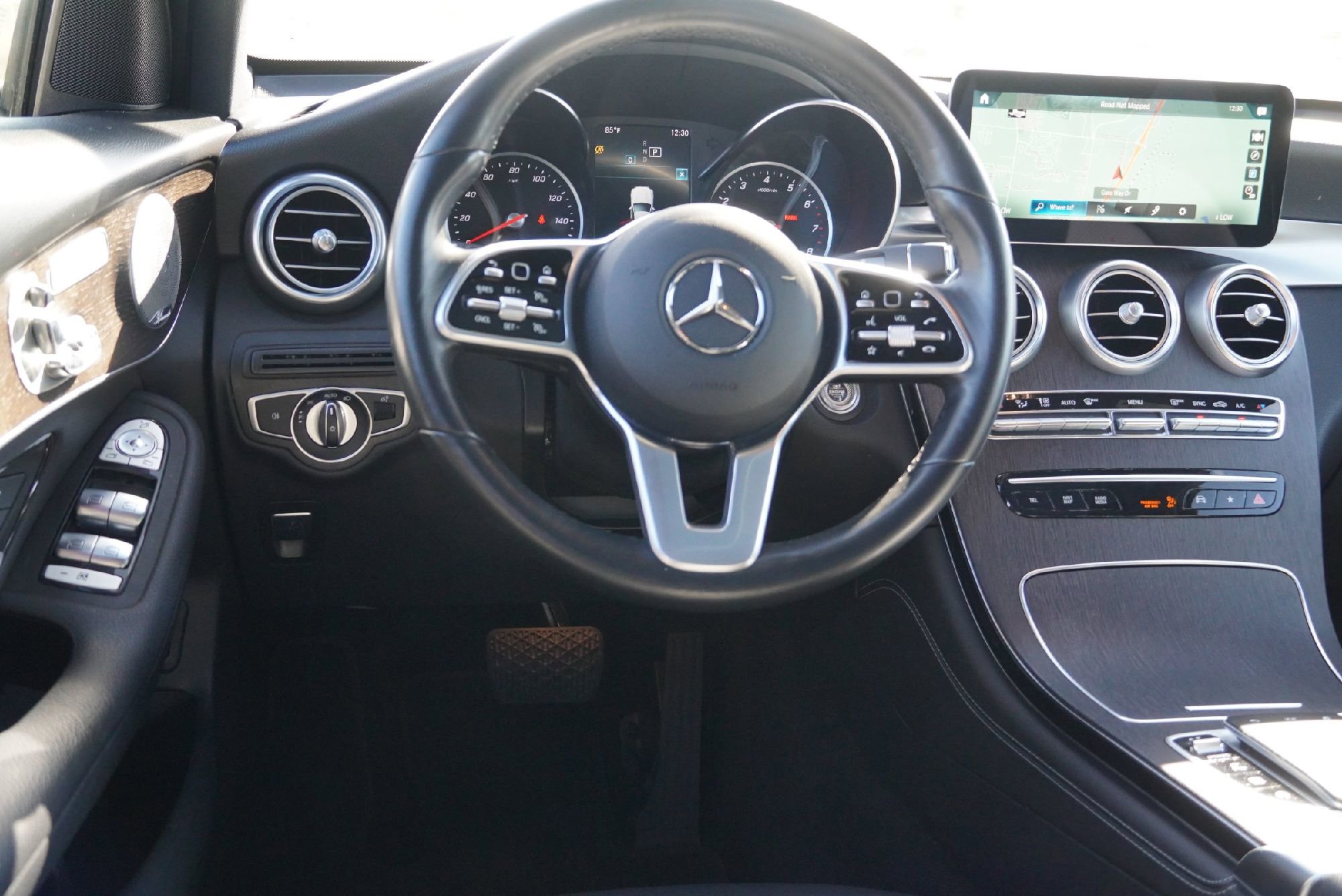 Used 2020 Mercedes-Benz GLC 300 4MATIC image 25