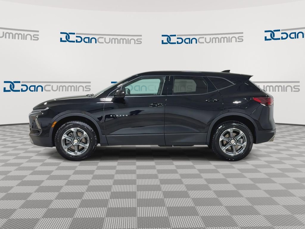 Used 2025 Chevrolet Blazer LT FWD image 5