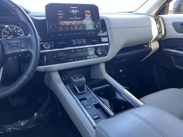 Used 2023 Nissan Pathfinder SL image 14