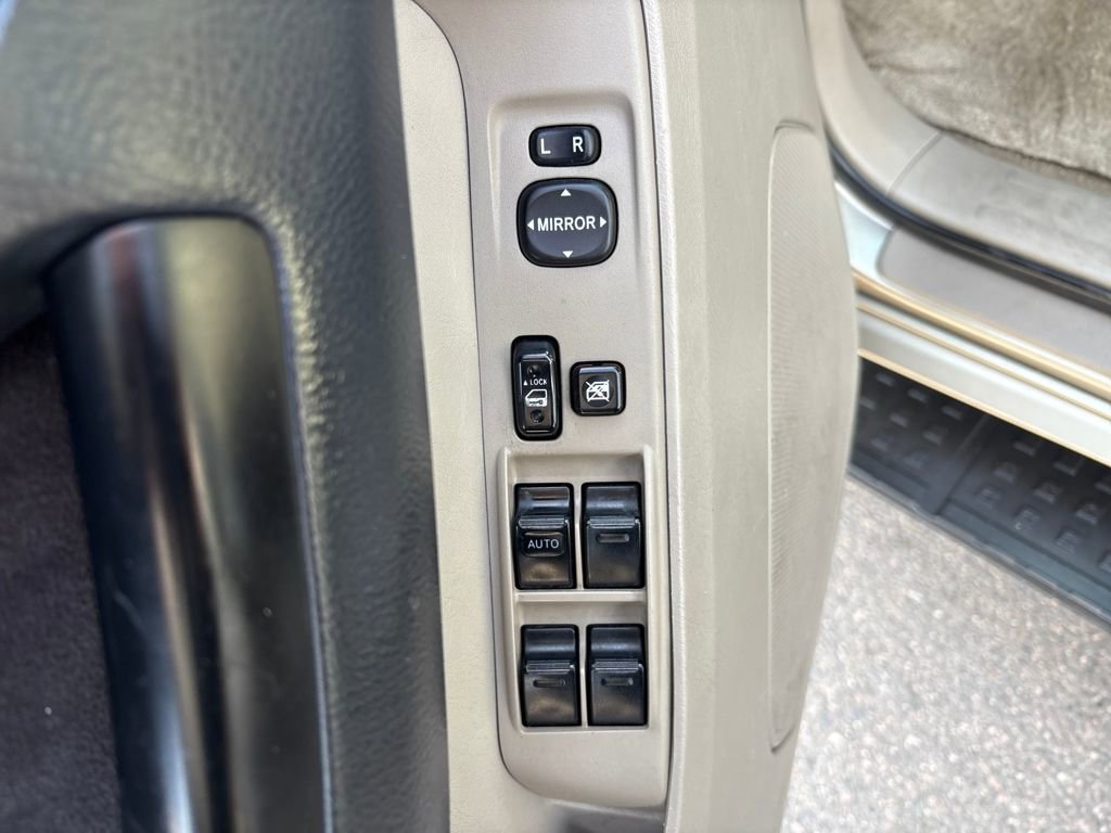 Used 2005 Toyota 4Runner Limited image 10