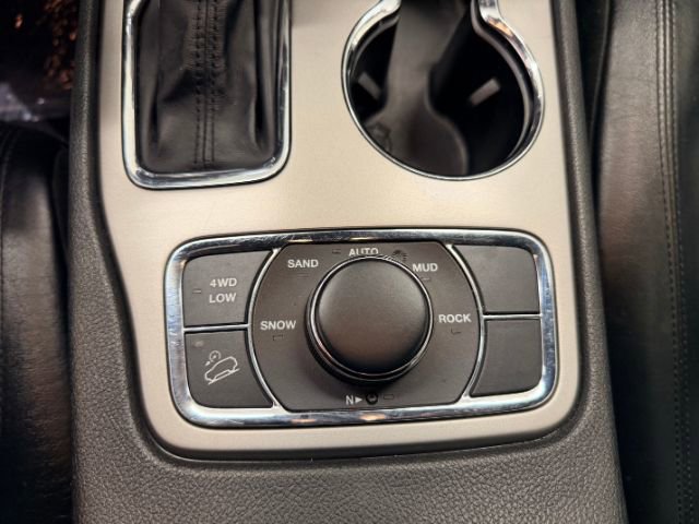 Used 2019 Jeep Grand Cherokee Limited w/ Luxury Group II image 38