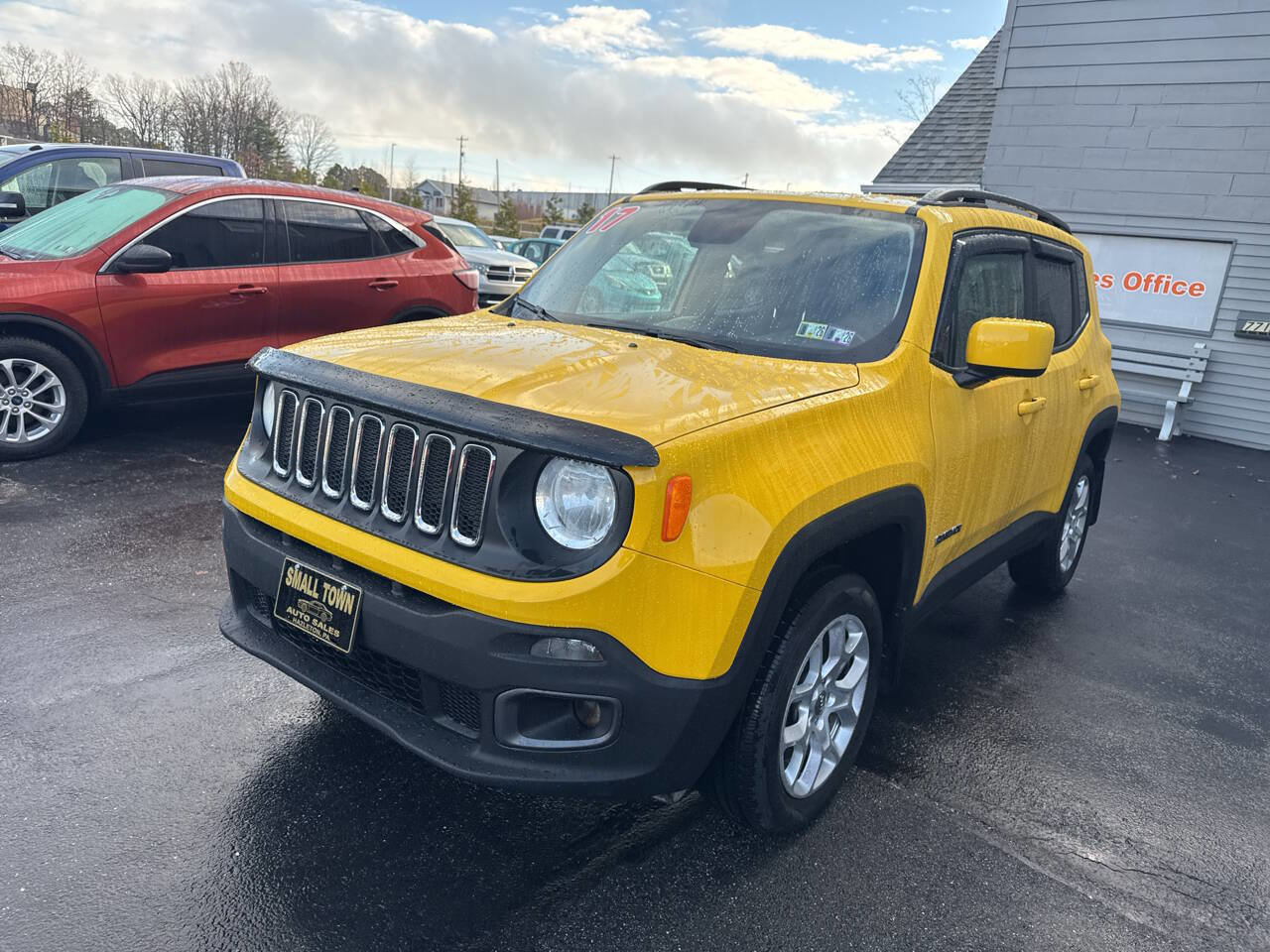 Used 2017 Jeep Renegade Latitude image 3