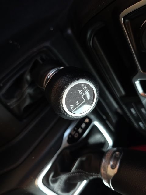 Used 2024 Jeep Wrangler Unlimited Sport AWD/4WD image 11