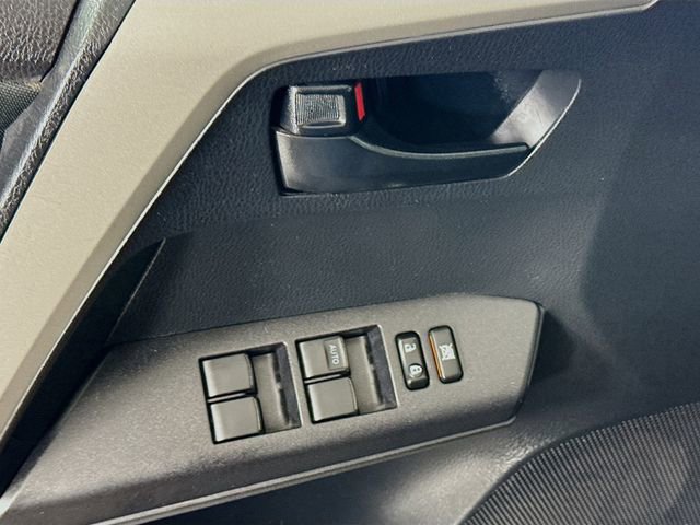 Used 2016 Toyota RAV4 LE image 17