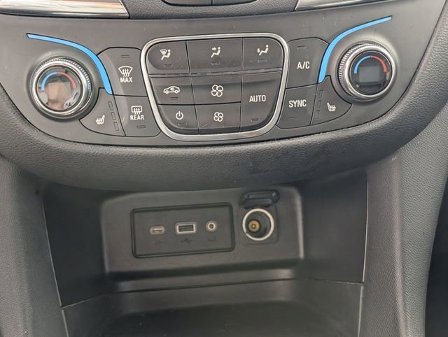 Certified 2023 Chevrolet Equinox LT w/ Driver Convenience Package image 22