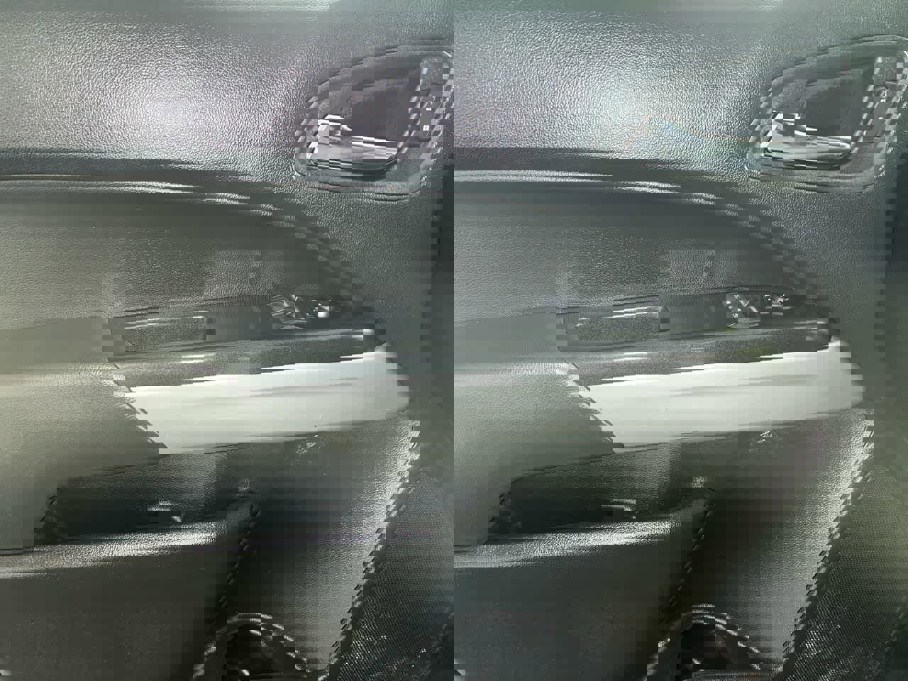 Used 2022 Chevrolet Colorado LT w/ Fleet Safety Package image 12