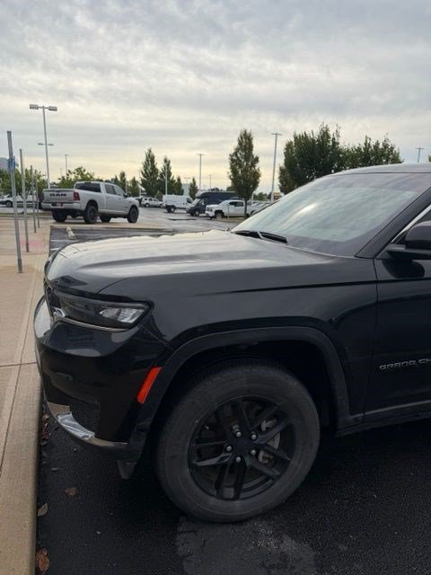 Used 2023 Jeep Grand Cherokee L Laredo w/ Luxury Tech Group I AWD/4WD image 5
