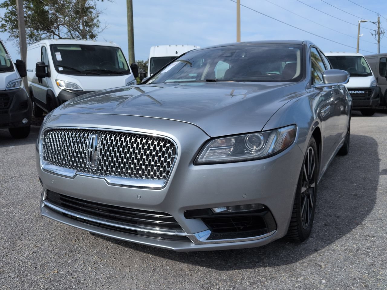 Used 2020 Lincoln Continental Reserve FWD image 9