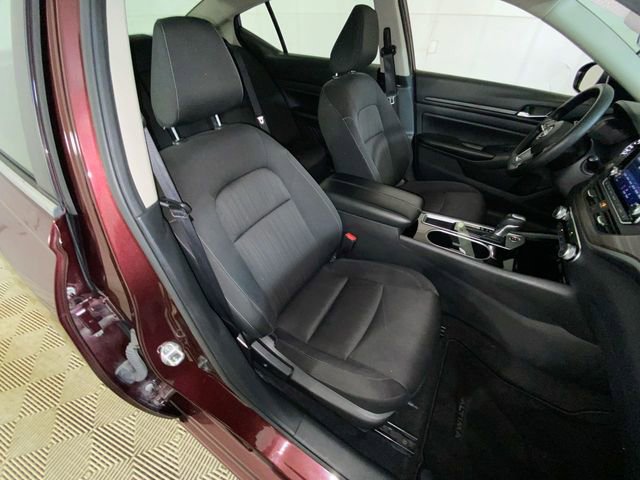 Used 2024 Nissan Altima 2.5 SV FWD image 15