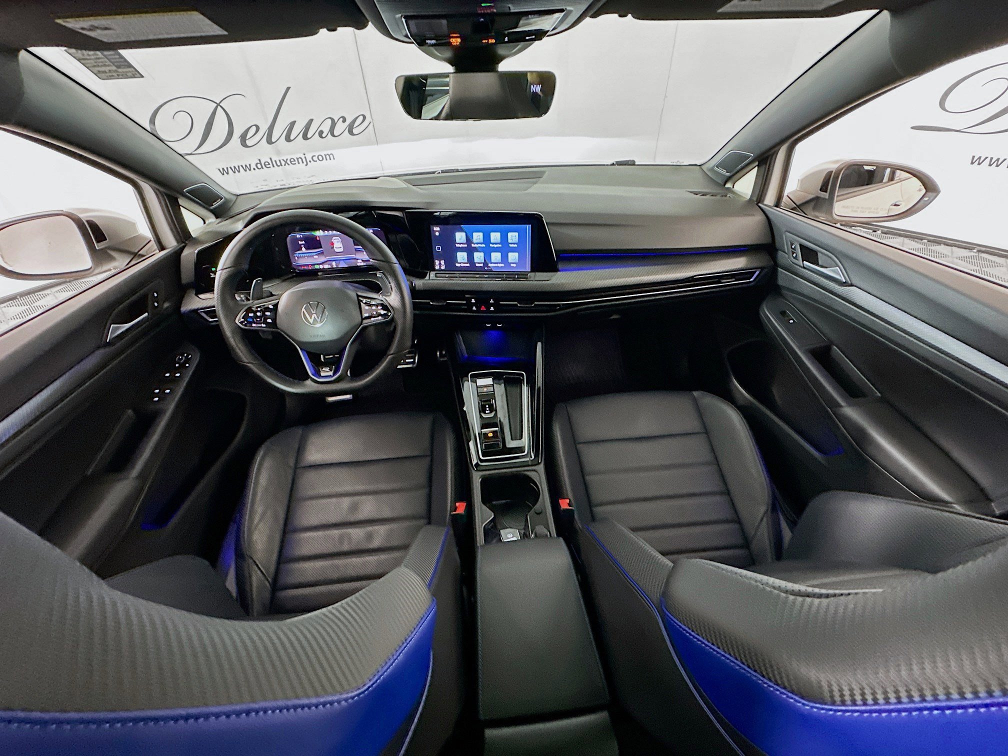 Used 2024 Volkswagen Golf R image 19