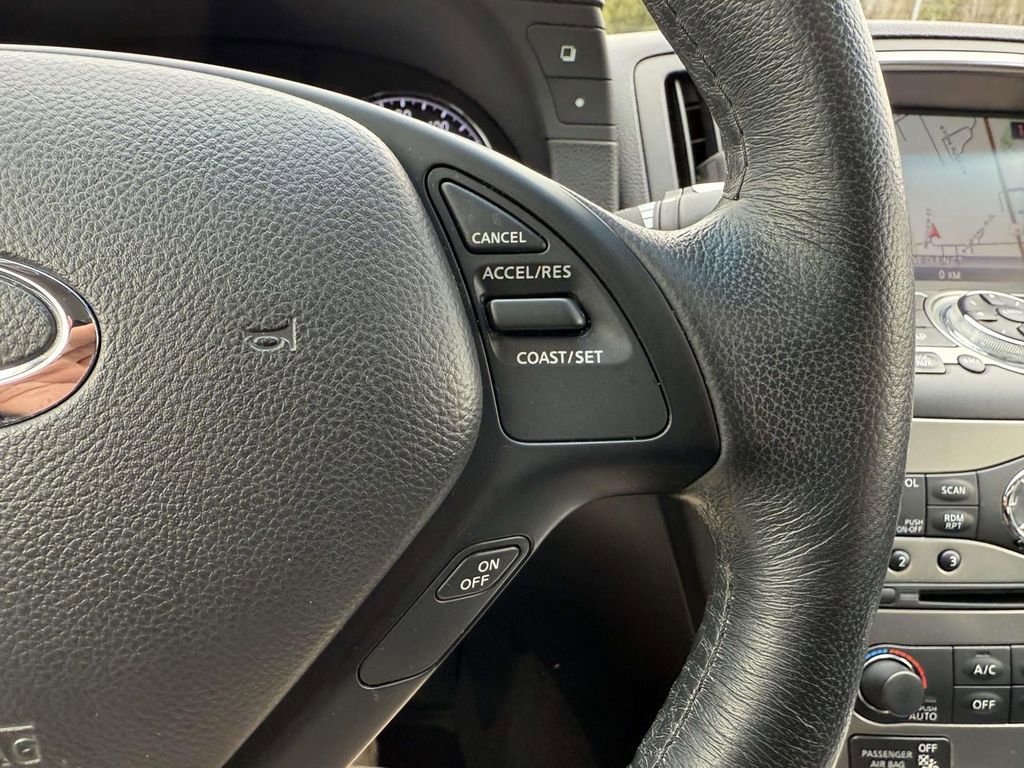 Used 2015 INFINITI Q40 AWD w/ Navigation Package image 21