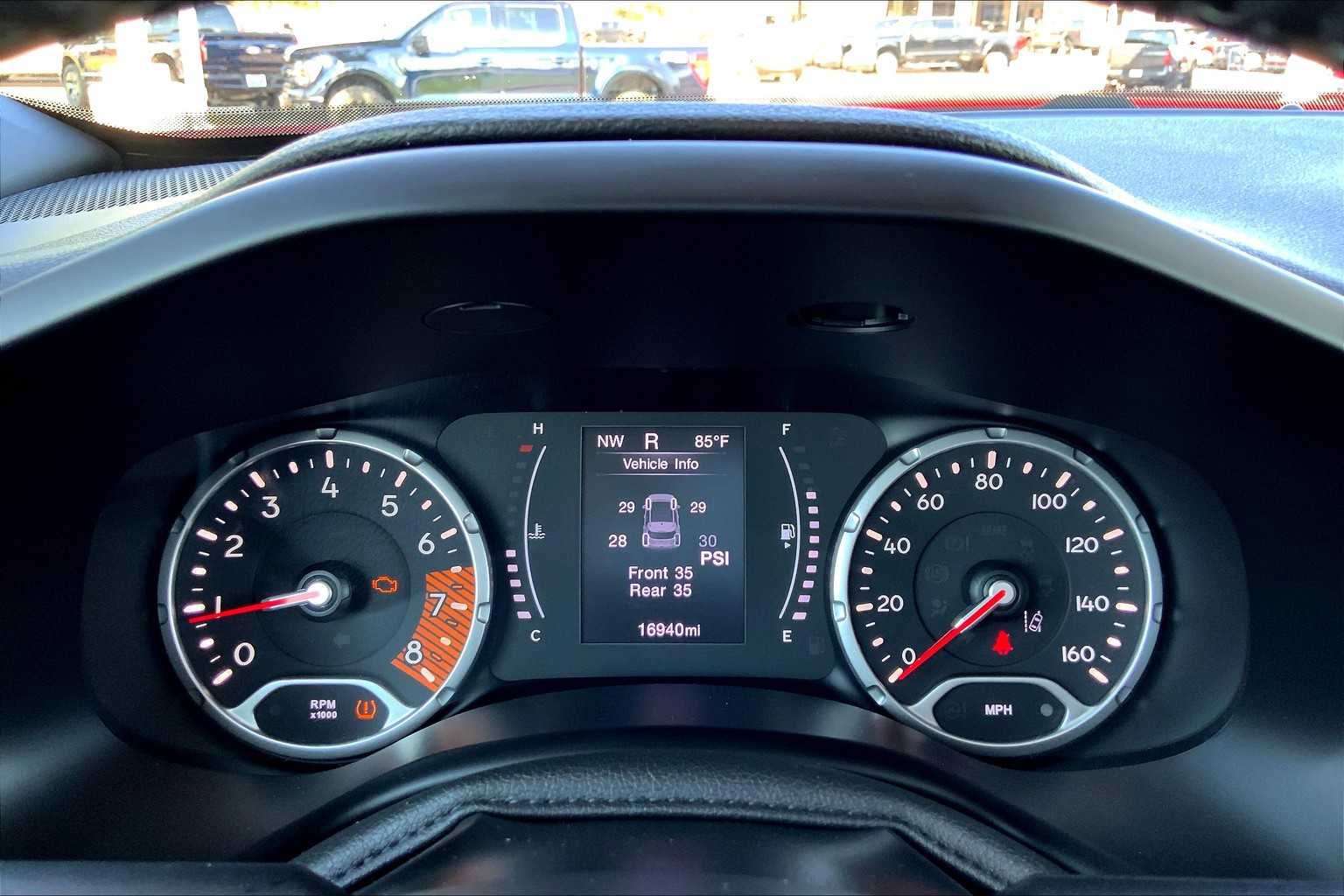 Used 2023 Jeep Renegade Latitude w/ Premium Group image 25