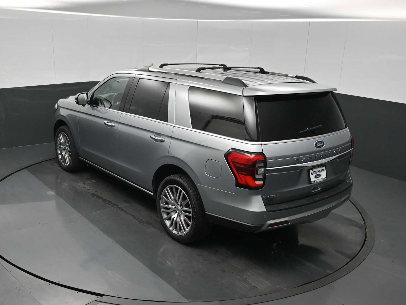 Used 2023 Ford Expedition Limited image 22