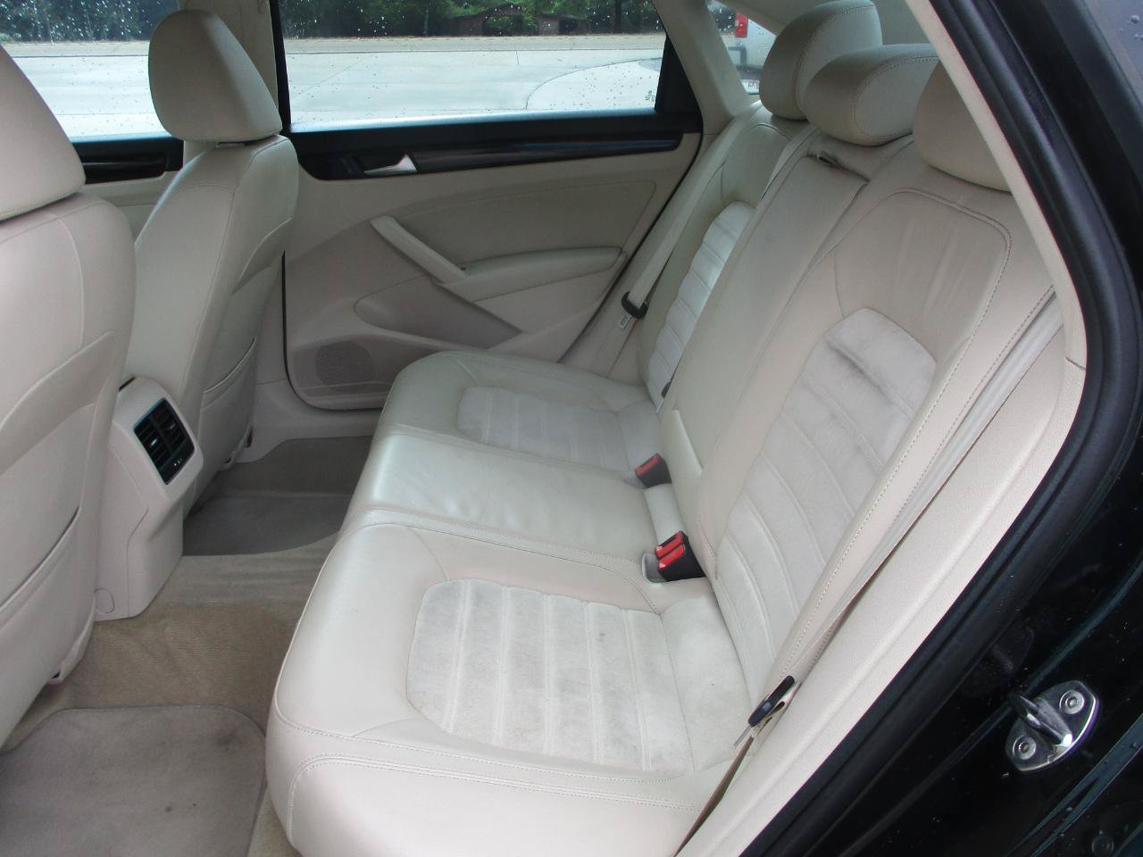 Used 2014 Volkswagen Passat TDI SEL Premium FWD image 12