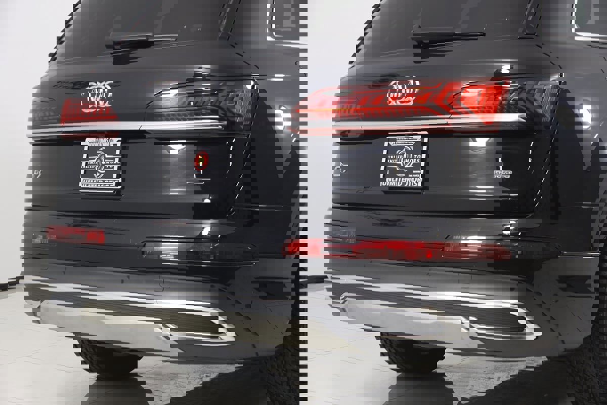 Used 2022 Audi Q7 Premium Plus w/ Premium Plus Package image 41