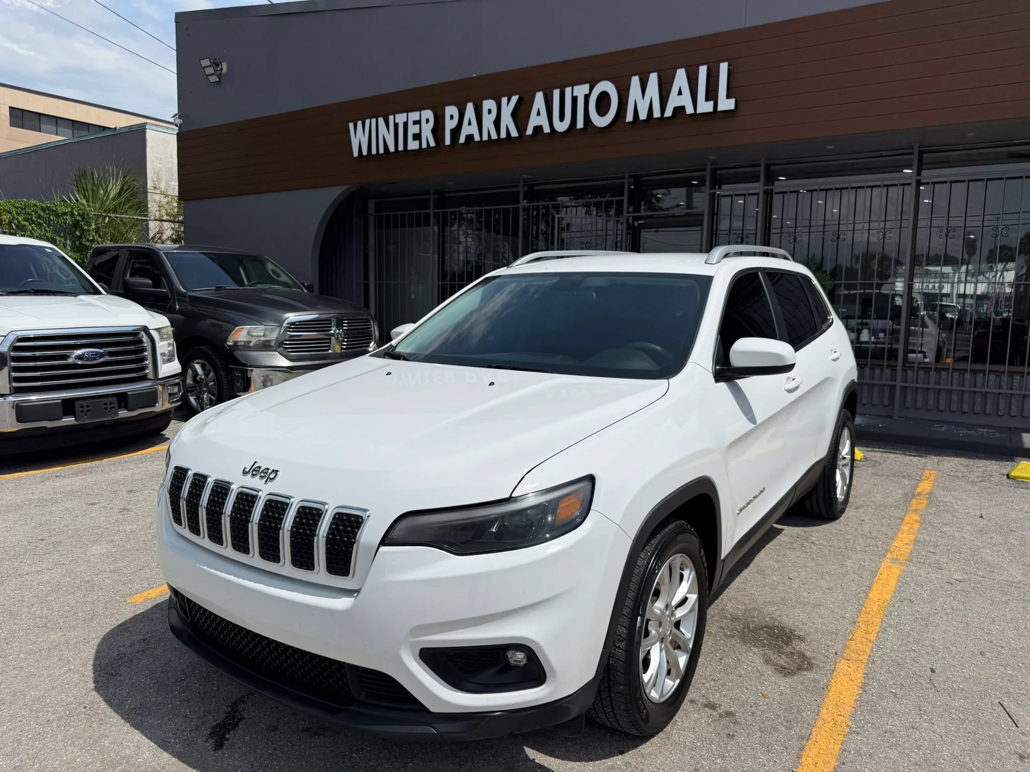 Used 2019 Jeep Cherokee Latitude w/ Popular Appearance Group