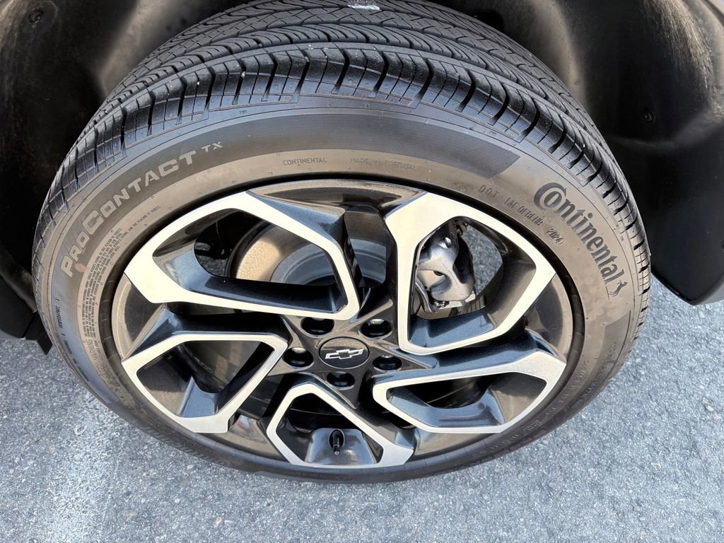 Used 2025 Chevrolet Trax RS FWD image 25