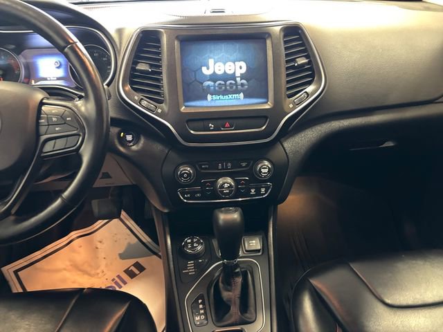 Used 2020 Jeep Cherokee Trailhawk w/ Cold Weather Group image 11