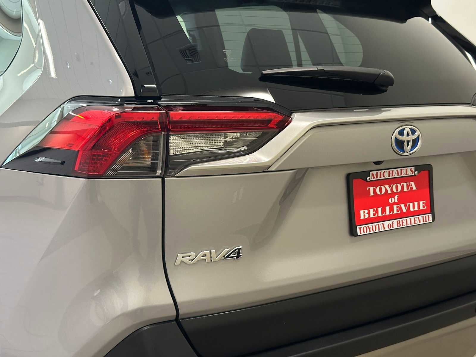 Used 2024 Toyota RAV4 Limited w/ Advanced Technology Package AWD/4WD image 7