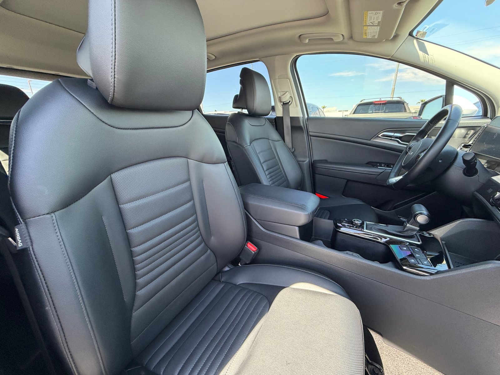 Used 2024 Kia Sportage SX AWD/4WD image 19