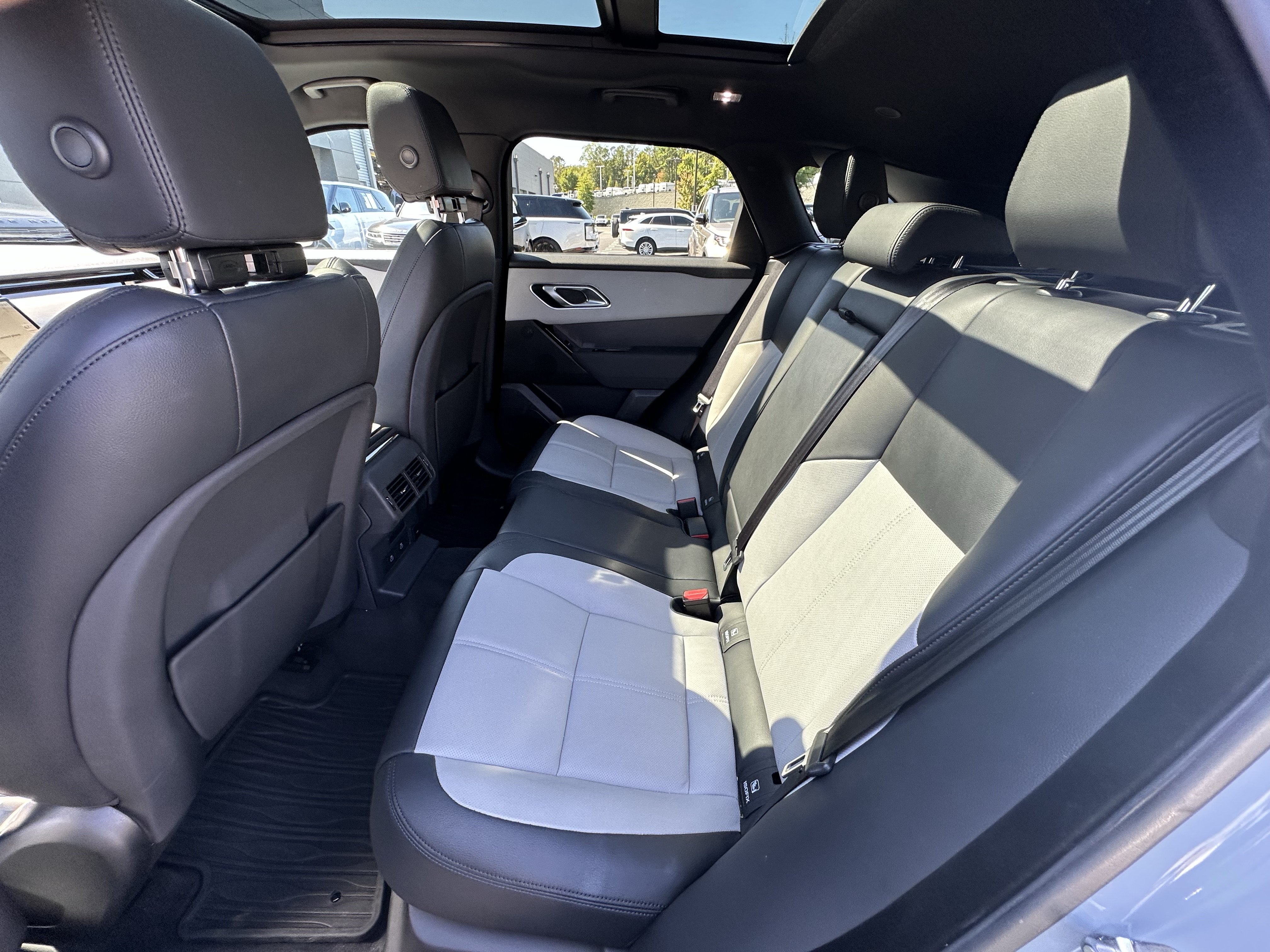 Certified 2024 Land Rover Range Rover Velar Dynamic SE AWD/4WD image 31