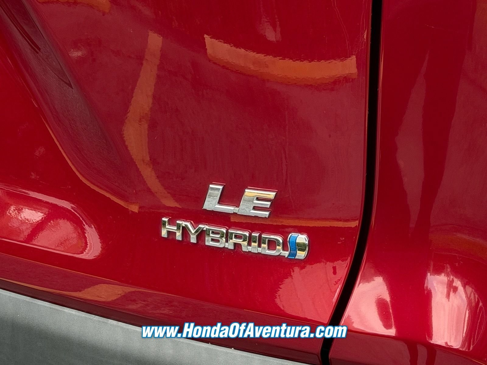 Used 2024 Toyota RAV4 LE AWD/4WD image 9