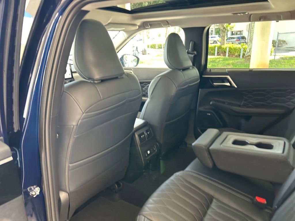 New 2025 Mitsubishi Outlander SEL image 36