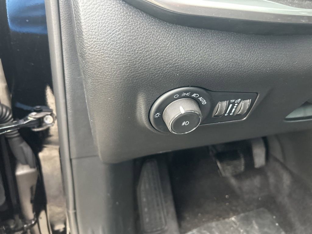 New 2025 Jeep Compass Latitude w/ Sun & Sound Group image 35