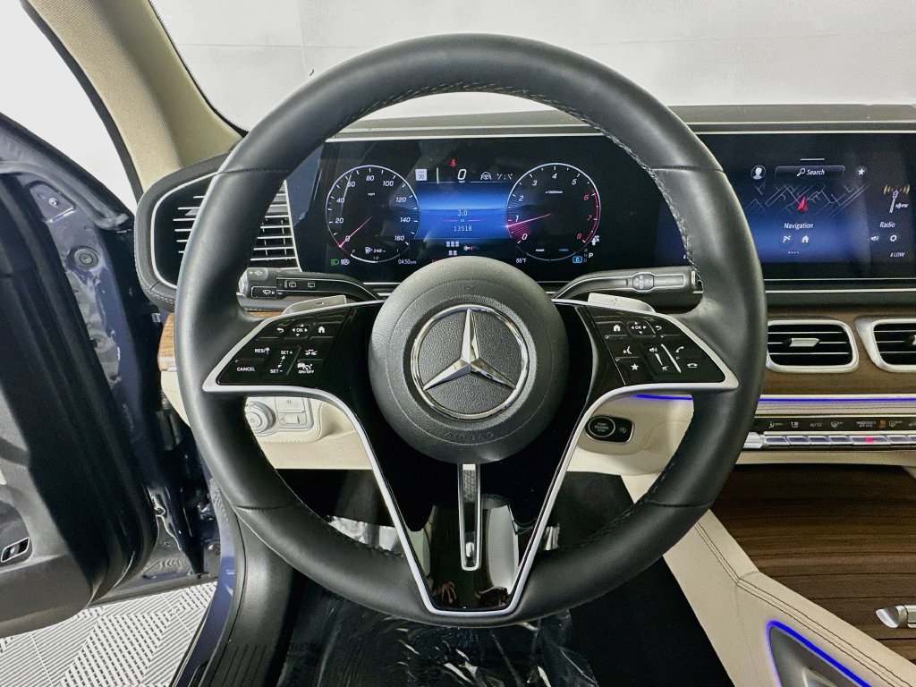 Used 2024 Mercedes-Benz GLS 450 4MATIC image 11