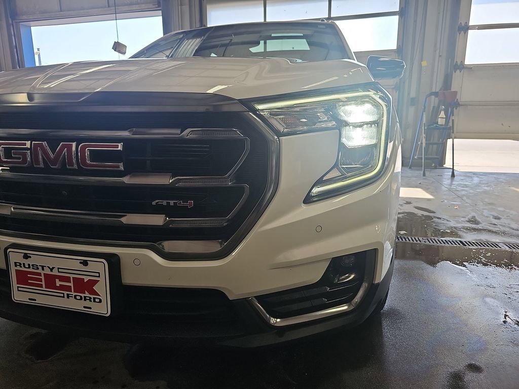 Used 2022 GMC Terrain AT4 w/ Tech Package AWD/4WD image 32